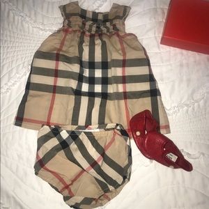 Burberry baby outfit
